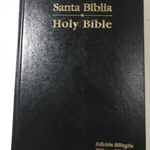 BIBLIA BILINGÜE DE LAS AMERICAS. TAPA DURA. COLOR NEGRO.