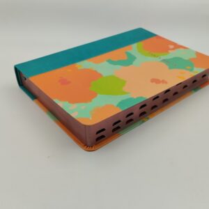 BIBLIA RV60, LETRA GIGANTE CON INDICE, IMITACION PIEL. FLORAL.