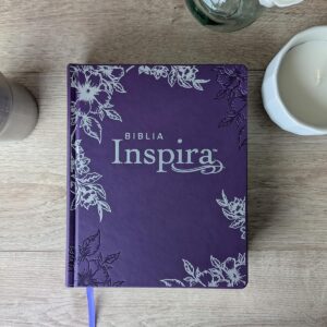 BIBLIA INSPIRA NTV CON FILAMENTTAPA DURA DE SENTIPIEL LAVANDA <br>&nbsp; <br>&nbsp;