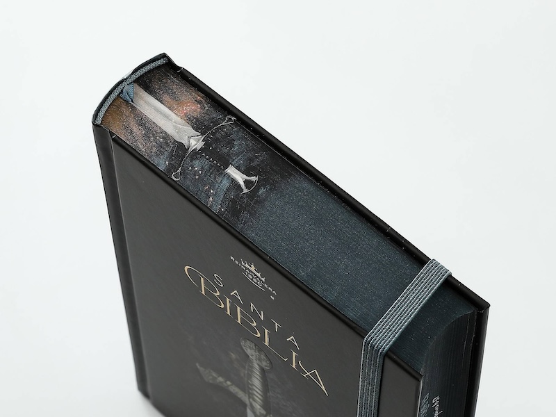 BIBLIA RVR60 TAMAÑO MANUAL LETRA GRANDE TAPA DURA CON ELASTICO: ESPADA - Imagen 4