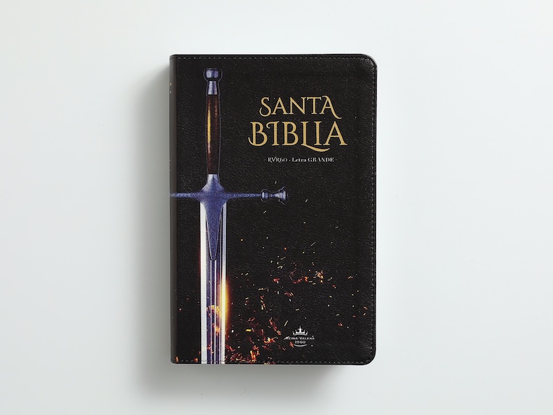 BIBLIA RVR60 TAMAÑO MANUAL LETRA GRANDE TAPA FLEX NEGRO CON ESPADA - Imagen 2